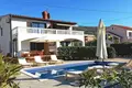 5 bedroom house 235 m² Punat, Croatia