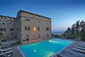 House 33 bedrooms 2 517 m² Arezzo, Italy