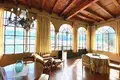 Villa 20 habitaciones 23 500 m² Tavernola Bergamasca, Italia
