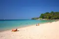 Na sprzedaż 4-gwiazdkowy hotel z 256 pokojami, w pobliżu plaży Surin na Phuket, zaledwie 150 metrów.