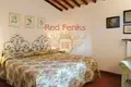 Commercial property 600 m² in Lucca, Italy
