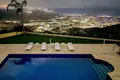 Mieszkanie 4 pokoi 555 m² Peyia, Cypr