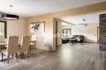 4 bedroom house 229 m² Dos Hermanas, Spain