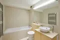 2 bedroom apartment 63 m² in London, United Kingdom