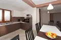 villa de 5 dormitorios 240 m² Roviño, Croacia