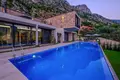 Haus 6 zimmer 500 m² Dobrota, Montenegro