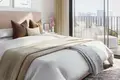 Complexe résidentiel The Portman residential complex with a swimming pool and lounge areas close to Burj Khalifa and Dubai Marina, JVC, Dubai, UAE