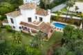 Villa de 4 dormitorios 373 m² Benahavis, Španjolska