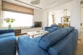 Villa de tres dormitorios 170 m² Becici, Montenegro