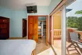 Condo z 2 sypialniami 129 m² West Bay, Honduras