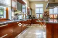 House 550 m² Godollo, Hungary