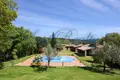 3-Schlafzimmer-Villa 18 000 m² Llagostera, Spanien