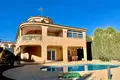 4-Schlafzimmer-Villa 325 m² Torrevieja, Spanien
