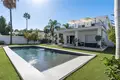 4 bedroom house 350 m² San Pedro Alcantara, Spain