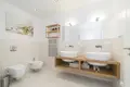 Mieszkanie 4 pokoi 213 m² Ryga, Łotwa
