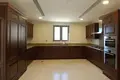 villa de 5 dormitorios 526 m² Abu Dabi, Emiratos Árabes Unidos