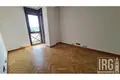 Pomieszczenie biurowe 3 pokoi 153 m² w Tirana Municipality, Albania