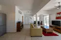 Mieszkanie 2 pokoi 118 m² Peyia, Cypr