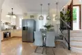 3 bedroom house 143 m² Dos Hermanas, Spain