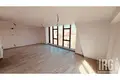 Office 1 room 137 m² in Tirana Municipality, Albania