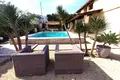 7-Schlafzimmer-Villa 375 m² lAlfas del Pi, Spanien