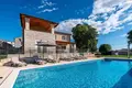 4 bedroom house 200 m² Grad Porec, Croatia