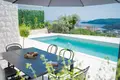 Villa mit 2 Schlafzimmern  Becici, Montenegro