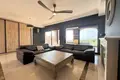 Haus 5 Schlafzimmer 352 m² Dos Hermanas, Spanien