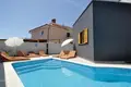 Villa 12 habitaciones 800 m² Pola, Croacia