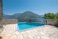 Villa de 9 habitaciones 241 m² Kostanjica, Montenegro