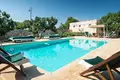 Edificio rentable 300 m² en Minervino di Lecce, Italia