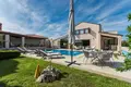 Вилла 5 спален 350 м² Город Пула, Хорватия