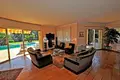 Villa de tres dormitorios 230 m² en Francia, Francia