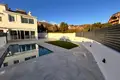 4 bedroom house 278 m² Dos Hermanas, Spain