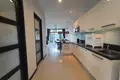 Villa mit 2 Schlafzimmern 154 m² Rawai, Thailand