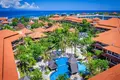 Na sprzedaż 4-gwiazdkowy hotel z 256 pokojami, w pobliżu plaży Surin na Phuket, zaledwie 150 metrów.