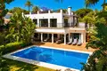 6 bedroom house 537 m² Artola, Spain