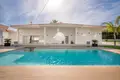 Villa de 4 dormitorios 300 m² Alfaz del Pi, Španjolska