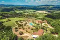 Commercial property 650 m² in Siena, Italy