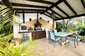 4-Schlafzimmer-Villa 260 m² Estepona, Spanien