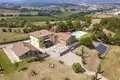 Propiedad comercial 982 m² en Poppi, Italia