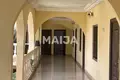 Dom 26 pokojów 1 354 m² Sukuta, Gambia