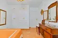 4 bedroom house 300 m² Dos Hermanas, Spain