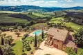 Commercial property 650 m² in Siena, Italy