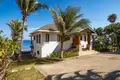 4 bedroom house 44 508 m² West Bay, Honduras