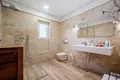 Haus 4 Schlafzimmer 400 m² Dos Hermanas, Spanien
