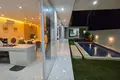 4 bedroom apartment 185 m² Kerobokan Kelod, Indonesia
