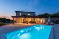 Villa de tres dormitorios 178 m² Omisalj, Croacia