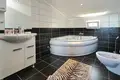 Villa de 4 dormitorios 260 m² Bijela, Montenegro