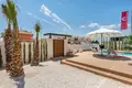 Villa de tres dormitorios 238 m² Urbanizacion Dona Pepa, Španjolska